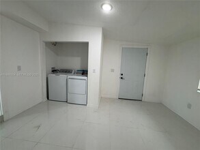 13485 NE Jacksonville Rd in Citra, FL - Building Photo - Building Photo