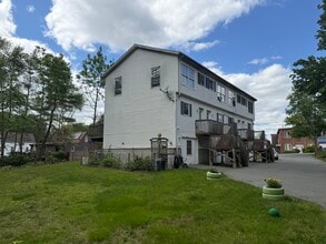 26 Brock St, Unit A in Stoughton, MA - Foto de edificio - Building Photo