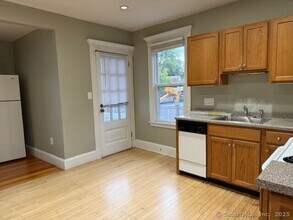 208 Oxford St in Hartford, CT - Building Photo - Building Photo