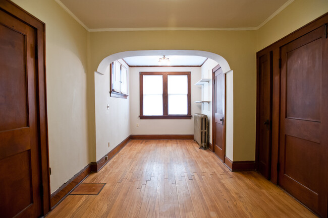 2429 N Murray Ave, Unit 3 in Milwaukee, WI - Foto de edificio - Building Photo