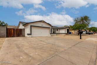 2420 E Garnet Ave in Mesa, AZ - Building Photo - Building Photo