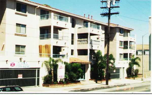 626 W 6th St in San Pedro, CA - Foto de edificio - Building Photo