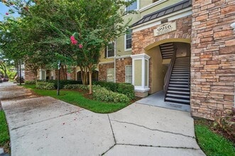 9916 Courtney Palms Blvd in Tampa, FL - Building Photo - Building Photo