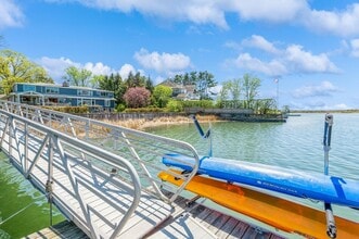 810 Pirates Cove in Mamaroneck, NY - Building Photo - Building Photo