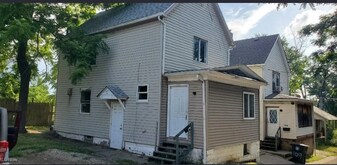 109 Kent Ct in Akron, OH - Building Photo