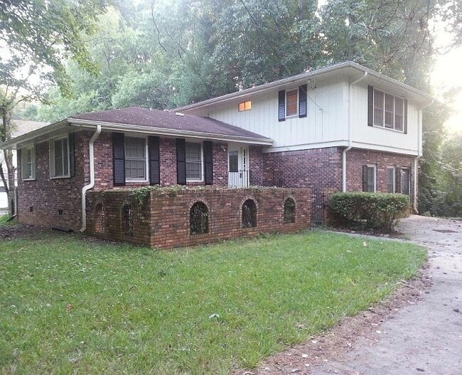 property at 293 Shelton Woods Ct