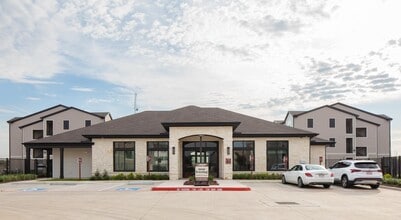 12111 S Main St in Houston, TX - Building Photo - Building Photo