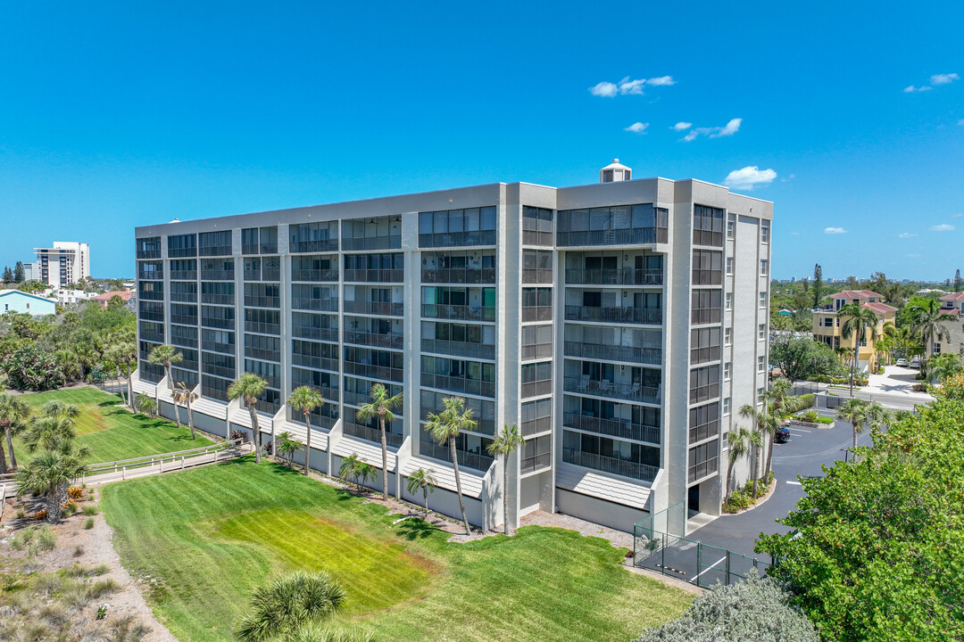 Siesta Gulf View in Sarasota, FL - Building Photo