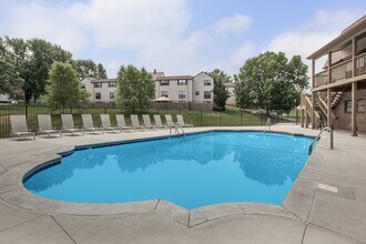 Sheridan Ridge Townhomes in Overland Park, KS - Building Photo - Building Photo