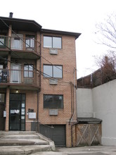 5414 73rd Pl in Flushing, NY - Foto de edificio - Building Photo