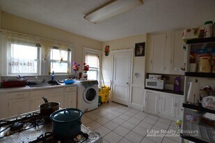 46 Hobart St, Unit 1 in Boston, MA - Building Photo