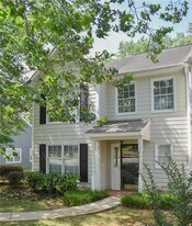131 Willow Stream Ct in Roswell, GA - Building Photo