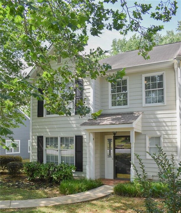 131 Willow Stream Ct in Roswell, GA - Building Photo