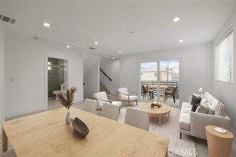 637 N Kingsley Dr in Los Angeles, CA - Building Photo - Building Photo