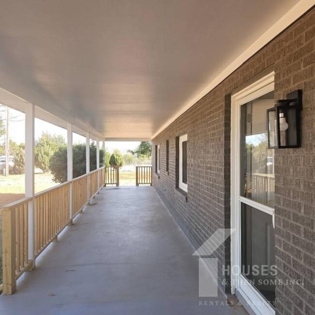 102 Pierce Cook Rd in Woodruff, SC - Building Photo - Building Photo