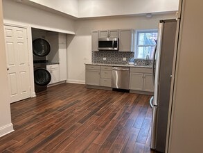 59 S Grove Ave in Elgin, IL - Building Photo - Building Photo