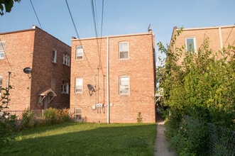 1630 Oak Park Ave, Unit Apt 2 in Berwyn, IL - Foto de edificio - Building Photo