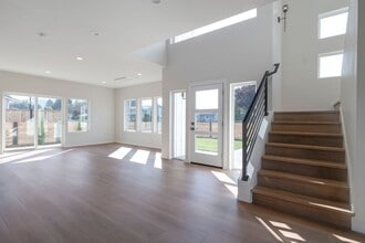 321 3rd Ave SE in Pacific, WA - Building Photo - Building Photo