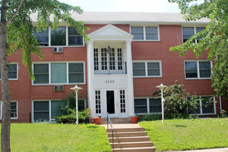 Emerson Apartments in Minneapolis, MN - Foto de edificio - Building Photo