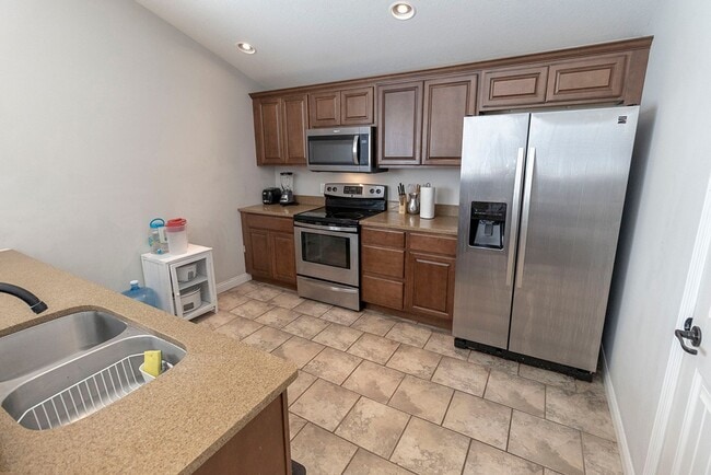 property at 1415 Paris Rd