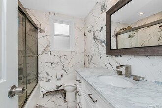 2 Bryn Mawr Pl in Yonkers, NY - Building Photo - Building Photo