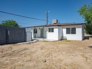 200 Van Buren St in Taft, CA - Building Photo - Building Photo