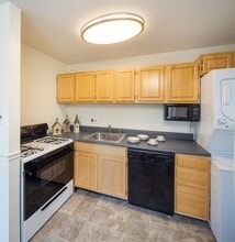 Top Of The Hill Apartments in Feasterville, PA - Building Photo - Building Photo