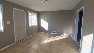 73225 Delphi St in Pendleton, OR - Building Photo - Building Photo