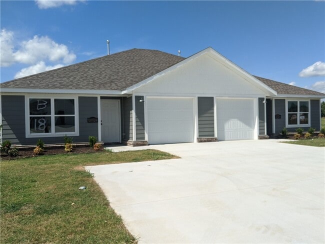 property at 605 W Loren Dr