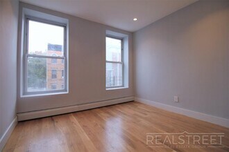 491 Tompkins Ave in Brooklyn, NY - Building Photo - Building Photo