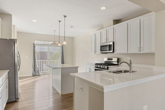 2955 Madison Dr in Naperville, IL - Building Photo - Building Photo