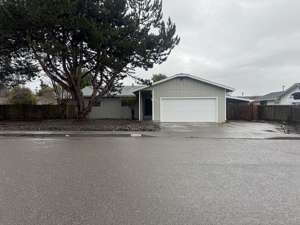 1472 Marty Ave in Mckinleyville, CA - Building Photo