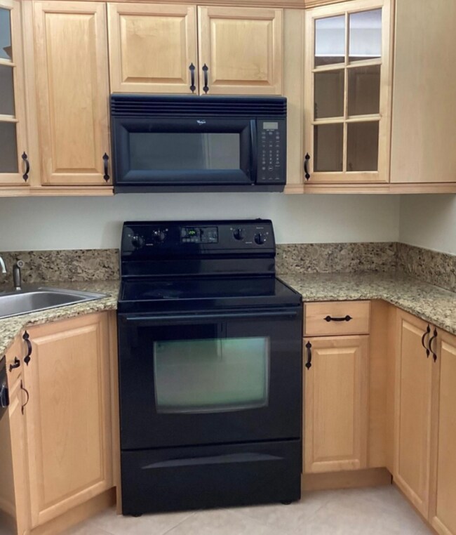 5927 La Pinata Blvd in Greenacres, FL - Foto de edificio - Building Photo