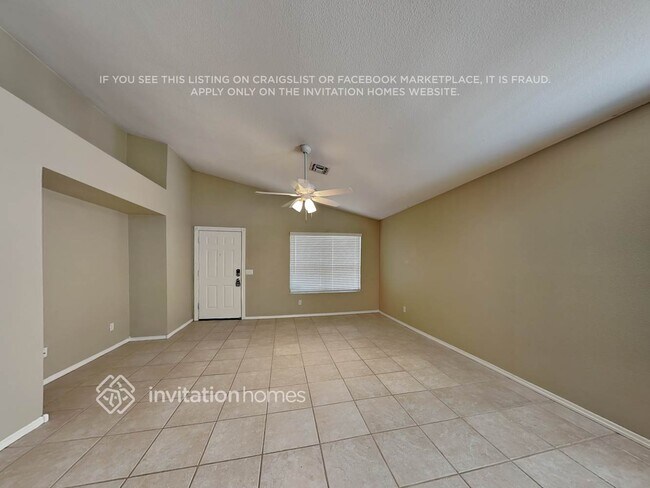 8315 W Clear Stream Dr in Phoenix, AZ - Building Photo - Building Photo