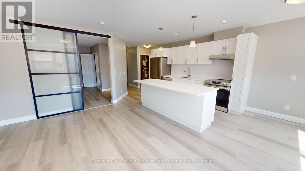 2-202 Quebec St in Guelph, ON - Building Photo