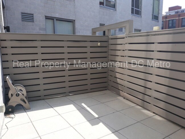 1414 Belmont St NW-Unit -111 in Washington, DC - Foto de edificio - Building Photo