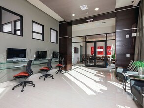 Ascent at CityCentre Apartments in Houston, TX - Foto de edificio - Building Photo