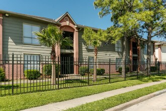 Falls of Edgebrook in Houston, TX - Foto de edificio - Building Photo