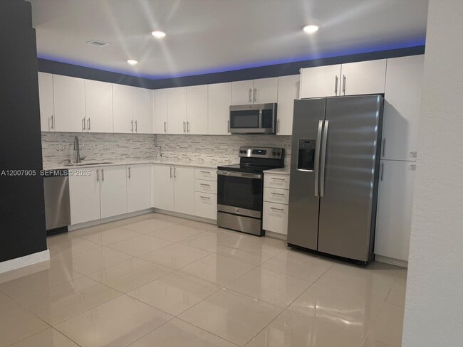 25664 SW 143rd Path in Princeton, FL - Building Photo - Building Photo