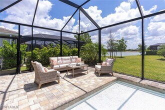 14488 Stillwater Way in Naples, FL - Foto de edificio - Building Photo