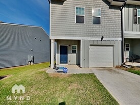 4949 Lower Elm St in Atlanta, GA - Building Photo