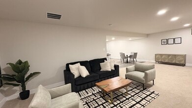 4420 Shakespeare Cir, Unit Furnished Room Rental in White Plains, MD - Foto de edificio - Building Photo