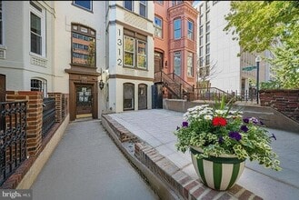 1312 19th St NW in Washington, DC - Foto de edificio - Building Photo