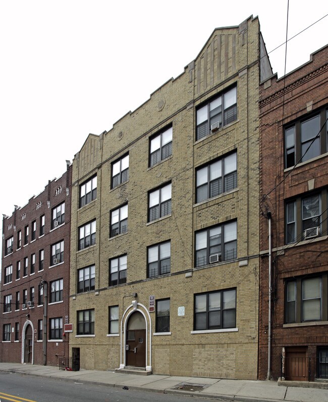 89 Bergen Ave in Jersey City, NJ - Building Photo - Building Photo