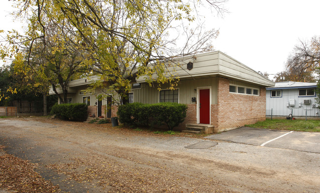 Anita Gardends Apartments in Austin, TX - Building Photo - Building Photo