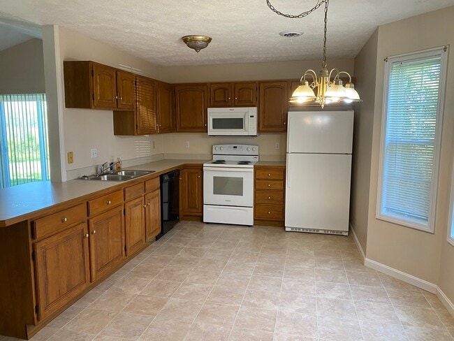 35 Cedar Ln in Santa Claus, IN - Foto de edificio - Building Photo