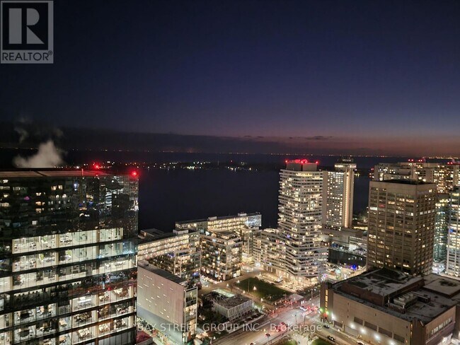 138 Downes St in Toronto, ON - Building Photo - Building Photo