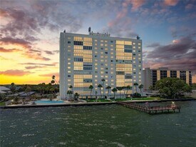 7200 Sunshine Skyway Ln S, Unit 15F in St. Petersburg, FL - Building Photo