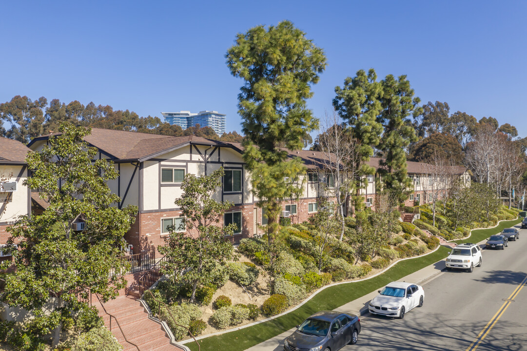 Village View in San Diego, CA - Foto de edificio