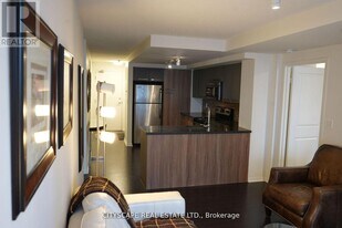 11 St Joseph St in Toronto, ON - Building Photo